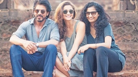 On the Dear Zindagi collection worldwide day 2 earnings front, Shahrukh Khan has powered the film to an overall (gross) Rs 25 cr figure (including Rs 20 cr from the domestic take). (Twitter/@karanjohar)