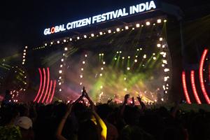 Coldplay took the stage, saying, "We could be heroes. Just for one day." (Twitter/@glblctznIN)