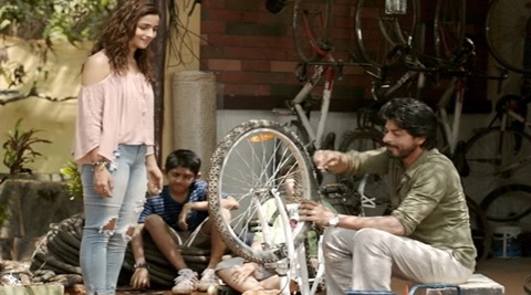 Dear Zindagi, Dear Zindagi box office, Dear Zindagi collections, dear zinagi collection prediction, Dear Zindagi box office collections prediction, dear zindagi release date, shahrukh Khan, alia bhatt, shahrukh khan dear zindagi, bollywood, entertainment news