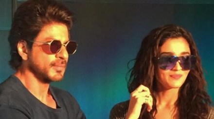 Dear Zindagi, Dear Zindagi box office, Dear Zindagi collections, Dear Zindagi celebrity movie reviews, Dear Zindagi audience review, Dear Zindagi Twitter reaction, Dear Zindagi LIVE updates, shahrukh khan, alia bhatt, bollywood, entertainment news, Dear Zindagi songs, Shahrukh, Shahrukh Alia, SRK