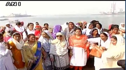 haji ali dargah, women enter haji lai dargah, haji ali dargah mumbai, sc haji ali dargah, haji ali dargah supreme court, women haji ali dargah,