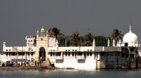 "It will be routine now, we have not informed the police or the dargah trust. We shall pay our respects and come out," Bharatiya Muslim Mahila Andolan (BMMA) co-founder Noorjehan S. Niaz told IANS. (PTI)