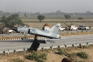 IAF, IAF Mirage 2000, IAF Mirage Yamuna Expressway