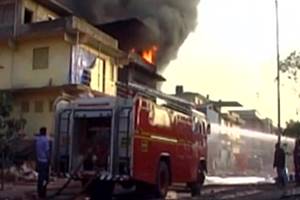 fire in navi mumbai, fire in chemicals factory, fire in chemical factory, fire in navi mumbai, navi mumbai fire