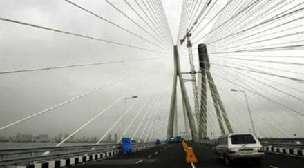 MSRDC has started accepting bids for the construction of the sea link while the MCGM has applied for environment clearances for the coastal road. (Reuters)