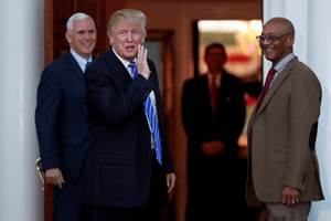 Donald Trump picks loyalists for economic posts, Obamacare critic for cabinet