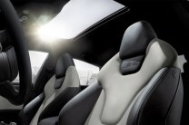 Optional sports seats provide adequate bolstering while reducing weight 