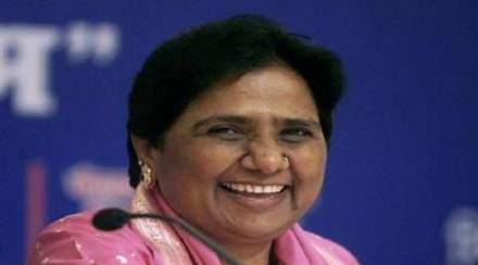 Taking a jibe at Prime Minister Narendra Modi’s recent ‘mai toh fakir hoon’ statement, the BSP supremo said the demonetisation move of the Centre has rendered 90 percent of Indian population fakir and not Prime Minister Modi. (Reuters)