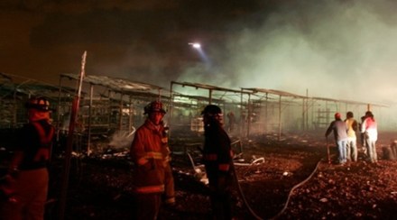An explosion ripped through Mexico's best-known fireworks market on the northern outskirts of the capital. (Reuters)