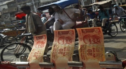 RBI stated that all the banknotes in the above-mentioned denomination issued by the Bank in the past will continue to be legal tender. (Reuters) RBI stated that all the banknotes in the above-mentioned denomination issued by the Bank in the past will continue to be legal tender. (Reuters)