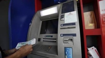 "Within three years, cash machines in India will be completely irrelevant," said Kant at a session titled 'Brave New World: The Virtual Economy and Beyond' at the Jaipur Literature Festival 2017's third day on Saturday. (Reuters) "Within three years, cash machines in India will be completely irrelevant," said Kant at a session titled 'Brave New World: The Virtual Economy and Beyond' at the Jaipur Literature Festival 2017's third day on Saturday. (Reuters)