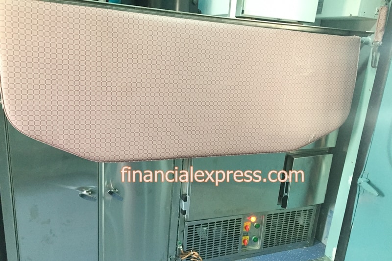 humsafar express, humsafar express interior, humsafar express features, humsafar express specification, humsafar express photos