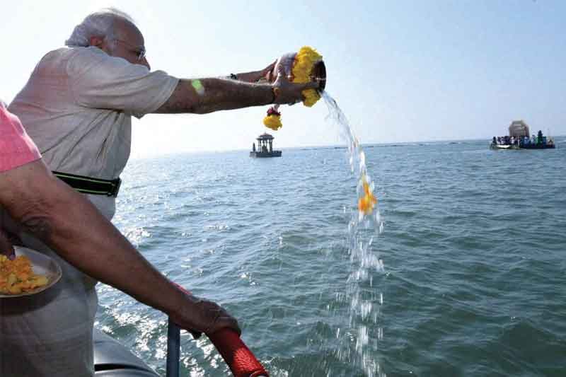 narendra modi, narendra modi in mumbai, modi in mumbai, bhoomi pujan, hovercraft, jal pujan, modi images