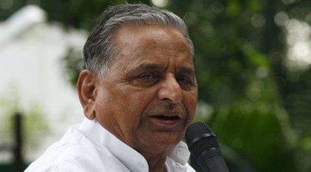 mulayam singh yadav elects akhilesh yadav as cm, mulayam singh yadav accepts defeat, mulayam singh yadav akhilesh yadav, akhilesh yadav mulayam singh yadav on feud, mulayam singh yadav akhilesh yadav truce