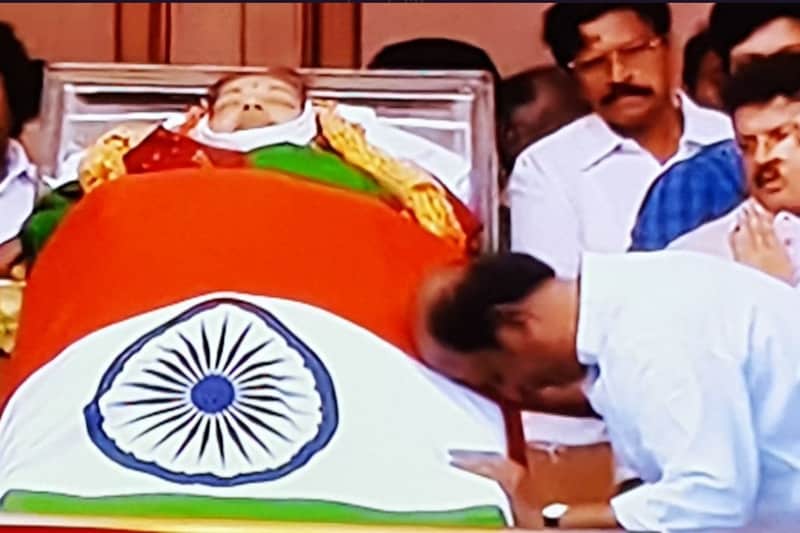 Jayalalithaa, Jayalalithaa death, jayalilthaa passes away Jayalalithaa health, amitabh bachchan, dharmendra, shahrukh khan, shah rukh khan, rajinikanth, jayalalithaa funeral, rajaji hall, amma funeral, bollywood, actors, paresh rawal, shatrughan sinha, dhanush, Jayalalithaa movies, amma, amma death, rip amma, amma passes away, Jayalalithaa films, Jayalalithaa heart attack, apollo hospitals indian politics, indian news, Jayalalithaa dead, Dead Jayalalithaa, Jayalalithaa politician, Jayalalithaa actress, AIADMK, Jayalalithaa actress, actress Jayalalithaa, Amma, Amma News, Amma Latest News, Tamil Nadu, Apollo Hospital, Jayalalithaa Biography