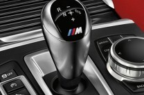  The 8-speed M Steptronic transmission with Drivelogic offers smooth gear changes in the BMW X5 M 
