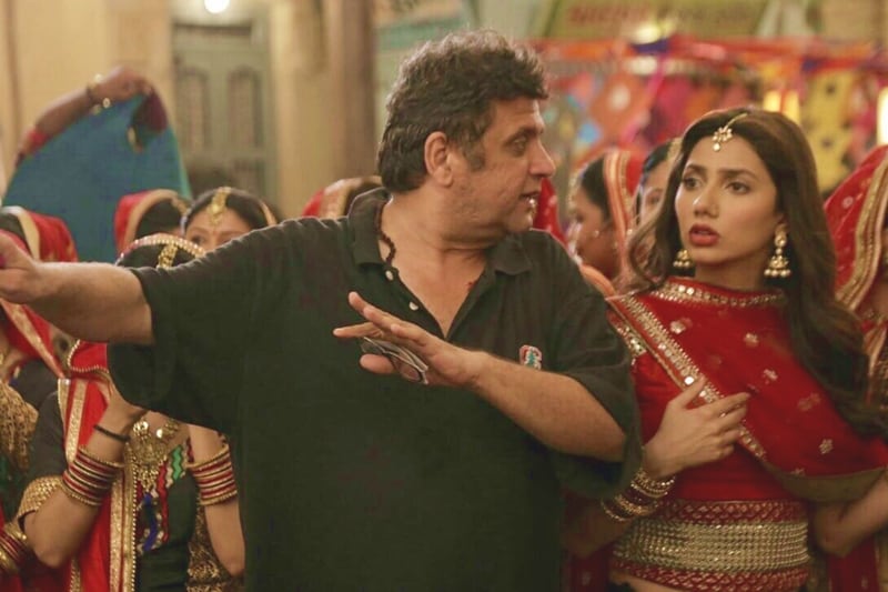 Shahrukh khan, mahira khan, raees, raees songs, nawazuddin siddiqui, raees trailer, shahrukh khan movies, shahrukh khan songs, hrithik roshan, kaabil, mahira khan photos