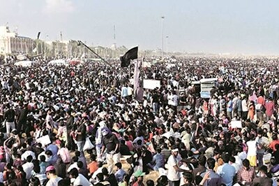 Days after pro-jallikattu protests at Marina ended, city police today made it clear that the area was out of bounds for any kind of agitation and warned of strict action against those "who illegally congregate" in the entire stretch of the beach. (Source: PTI)