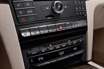  Dual zone climate control available in the Mercedes-Benz CLS cools the cabin effectively 