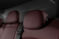  The luggage compartment is offered with a net to secure the occupant's luggage in the Mini Clubman. 