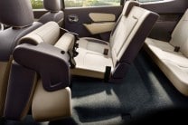  The second row fully foldable seats in the Renault Lodgy add to the ease of access to the third bench. 