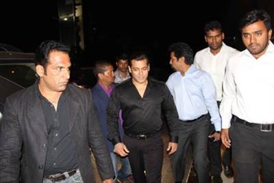 It was a non-Bollywood party in which many film personalities appeared and offered their blessings to the newly-wed couple. Salman's appearance in the function made it memorable. Other then 'Sallu.