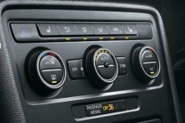  The dual zone climate control on the Volkswagen Beetle cools the cabin quickly 