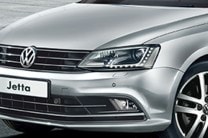  The bi-xenon headlamps with projector beams on the Volkswagen Jetta provide adequate illumination 