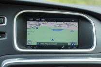  The infotainment system available in the Volvo V40 Cross Country provides live road and traffic information 
