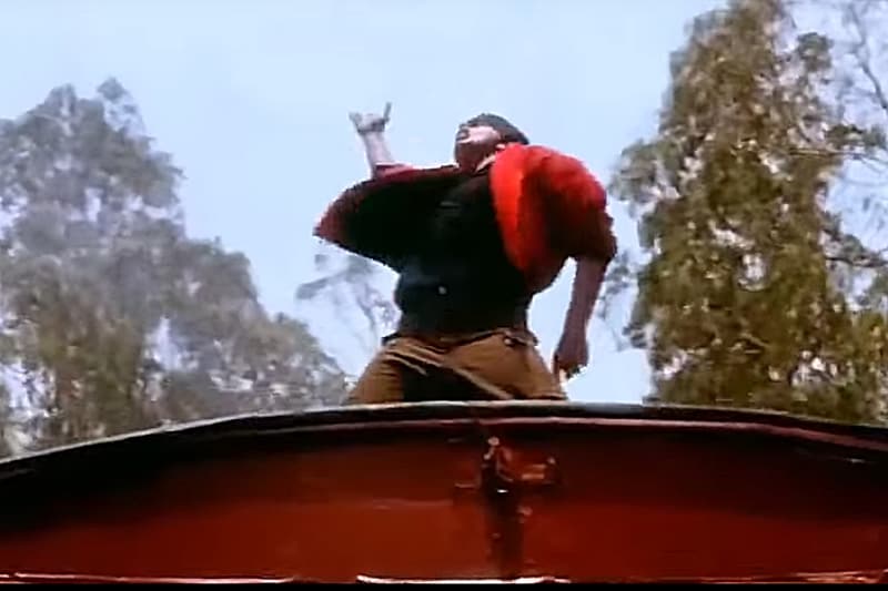 Shahrukh khan, shahrukh khan train, raees, raees train, sunny leone, raees kaabil, hrithik roshan, kareena kapoor, deepika padukone, kajol