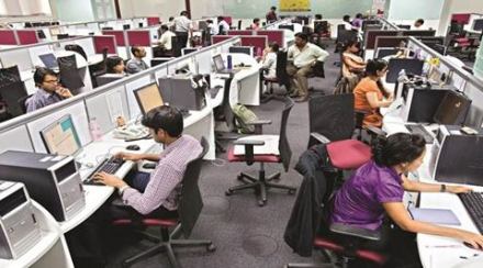 Human resource management: How to blend touch with technology
