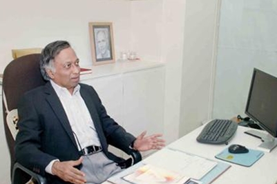 Bhatkar, who will succeed George Yeo as third chancellor of the university, is a Padma Shri and Padma Bhushan awardee, India's third and fourth civilian honours respectively. Bhatkar, who will succeed George Yeo as third chancellor of the university, is a Padma Shri and Padma Bhushan awardee, India's third and fourth civilian honours respectively.