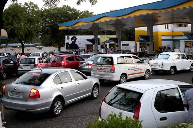 LED bulbs, tubelights, Petrol Pumps, ceiling fans, Low priced, Memorandum of Understanding, Hindustan Petroleum,