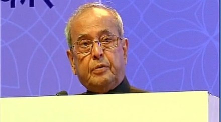 President Pranab Mukherjee addressed the Pravasi Bharatiya Samman ceremony in Bengaluru on Moday and delivered the valedictory address and conferred the awards on the occasion. (ANI)