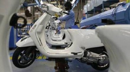 During December, on account of demonetisation, the overall two-wheeler sales declined by 22.04%, the biggest since 1997. (Reuters)