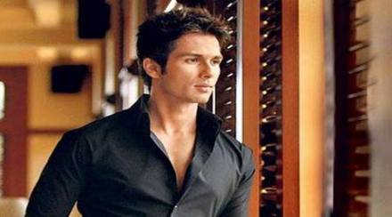 Rangoon movie: No friendship but no spat between Kangana and Shahid Kapoor