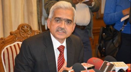 shaktikanta das, shaktikanta das amazon, amazon india, amazon canada, amazon, sushma swaraj, sushma swaraj amazon, amazon controversy, gandhi slippers, tricolour doormat, gandhi chappal, indian flag doormat