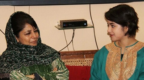 zaira wasim, dangal actress zaira wasim, aamir khan, zaira wasim death threats, mehbooba mufti, kashmir actress zaira wasim, zaira wasim photos, zaira wasim twitter, zaira wasim controversy apology