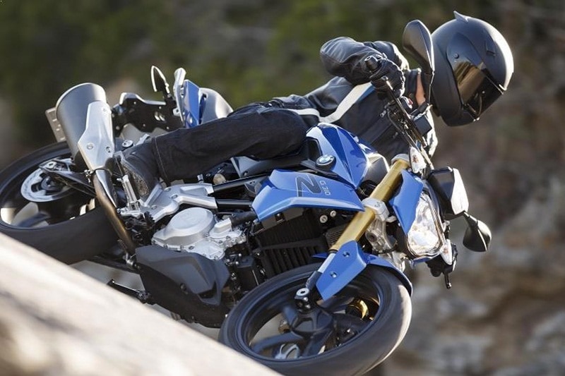 BMW G 310 R: The BMW G310R is one of the most awaited motorcycles in India that is expected to be launched in April, 2017. The BMW G310R will be jointly built by TVS Motor Company and will be made in India at TVS's Hosur manufacturing plant unit from where it is likely to be exported to international markets. The power to the G310R will come from a 313 cc liquid-cooled, single-cylinder motor that will produce 34 hp of power and 28 Nm of torque and will be mated to a 6-speed transmission. The engine is expected to deliver around 30 km/l of fuel efficiency and the G310R will have a top speed of around 144 km/h. The upcoming motorcycle will also feature standard dual-channel Anti-lock Braking System (ABS), delta shaped headlamp, front fairing, sculpted fuel tank, fully digital instrument cluster, step up rear seat and chrome finished muffler cover. When launched in India, it will be BMW's first sub-500cc motorcycle that will compete with the likes of the Mahindra Mojo and the KTM 390 Duke. Expected Price: Between Rs 1.8 and 2 lakh. Expected Launch Date: April, 2017