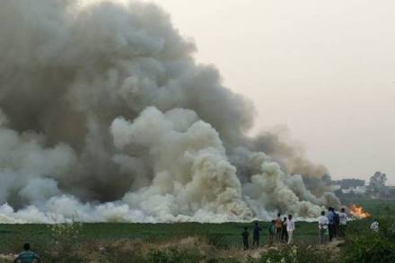Bengaluru Bellandur lake fire, Bellandur fire, Bengaluru fire, Bellandur lake fire, toxic fire in Bengaluru Bengaluru Bellandur lake fire, Bellandur fire, Bengaluru fire, Bellandur lake fire, toxic fire in Bengaluru