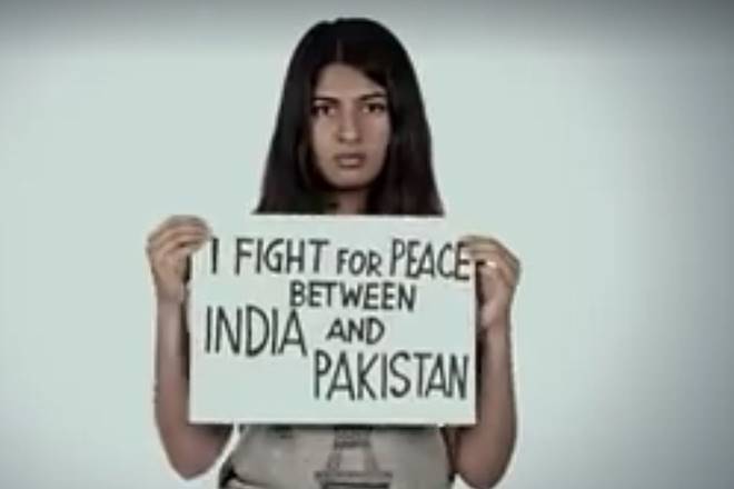 Gurmehar Kaur, Virender sehwag, randeep hooda, kiren rijiju, army daughter, army martyr daughet, ramjas violence