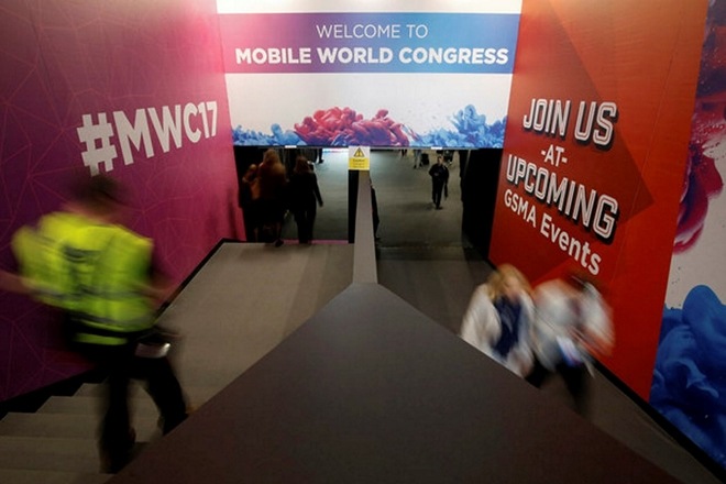 mwc 2017 best smartphones, mobile world congress best smartphones, top smartphones launched at mwc, mwc barcelona, mwc 2017 smartphones, mwc nokia, mwc lg, mwc blackberry, mwc huawei, mwc sony, huawei p10, blackberry keyone, nokia 6, lg g6, sony xperia XZ