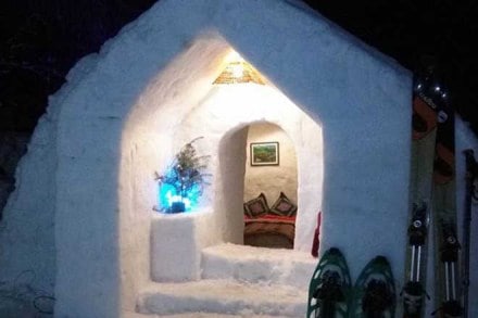 Along with the stay, visitors can opt for various winter activities like skiing, tube sliding, snow sledging and even build their own igloo