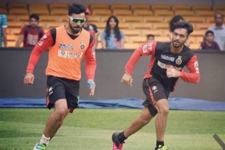 IPL 2017: Mahendra Singh Dhoni attended Mandeep Singh's wedding.