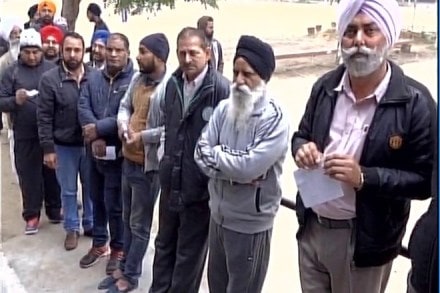 The early voters included General J J Singh (Red) of SAD, Pargat Singh of Congress, Sucha Singh Chhotepur of Apna Punjab Party (APP), and Bhagwant Mann, Gurpreet Singh Ghuggi and Sukhpal SIngh Kahiara of AAP. (ANI) The early voters included General J J Singh (Red) of SAD, Pargat Singh of Congress, Sucha Singh Chhotepur of Apna Punjab Party (APP), and Bhagwant Mann, Gurpreet Singh Ghuggi and Sukhpal SIngh Kahiara of AAP. (ANI)