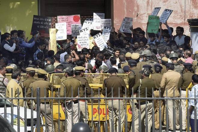 A day after the Bharatiya Janata Party's yourth wing, Akhil Bharatiya Vidyarthi Parishad took out a Tiranga march in Delhi University, several protest marches and counter-marchers are expected at the Delhi University and Jawahar Lal University campuses Today. (PTI) A day after the Bharatiya Janata Party's yourth wing, Akhil Bharatiya Vidyarthi Parishad took out a Tiranga march in Delhi University, several protest marches and counter-marchers are expected at the Delhi University and Jawahar Lal University campuses Today. (PTI)