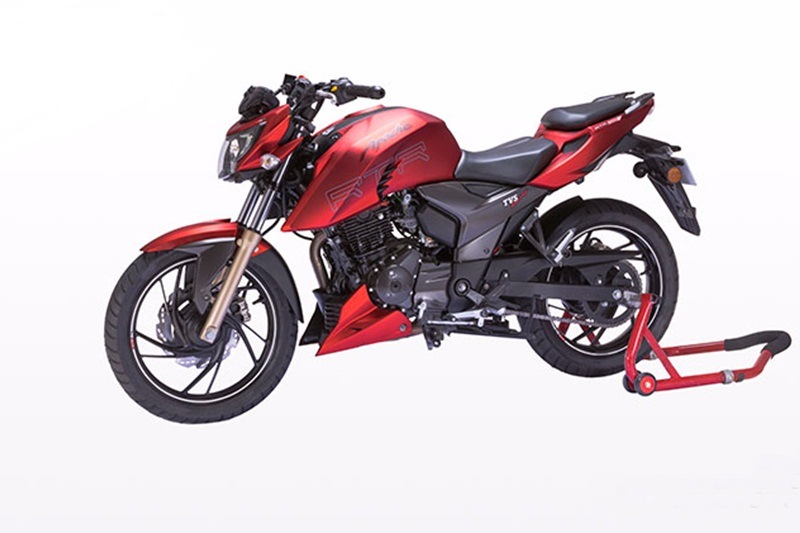 Features: The 200 Duke features multi-function digital instrument console that provides information about the fuel consumption, gear position, clock, trip meter, etc. The motorcycle now gets 800 mm two-piece seats, similar to the Apache 200, that is claimed to be good for long-distance riding and comfortable for both, rider and pillion. The KTM gets 43 mm upside-down front forks by WP suspension and pin-jointed swing-arm at the rear. Another change is the ignition key slot which is now placed on the fuel tank instead of the instrument console. That said, the Apache 200 has a host of options to choose from. Potential customers can choose if they want a non-ABS version with Pirelli Scorpion sticky tyres that is carbeuretted or the top-end variant with all bells and whistles. In addition, the Apache RTR 200 is available in seven body colours, while the 200 Duke and the NS 200 are available only in three colour options. In terms of safety, the 200 Duke takes charge and is available only with ABS, while on the Apache 200, it is an option and the NS 200 does not get it at all.