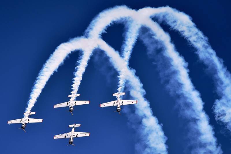 aero india, aero india 2017, aero india bengaluru, rafale, tejas, tejas fighter, rafale fighter, hal, mannohar parrikar, Gripen, indian air force, air force, air show