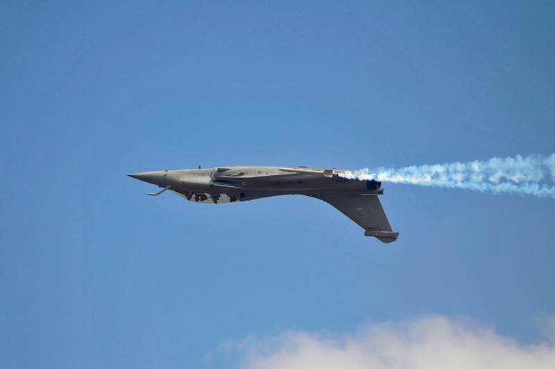aero india, aero india 2017, aero india bengaluru, rafale, tejas, tejas fighter, rafale fighter, hal, mannohar parrikar, Gripen, indian air force, air force, air show
