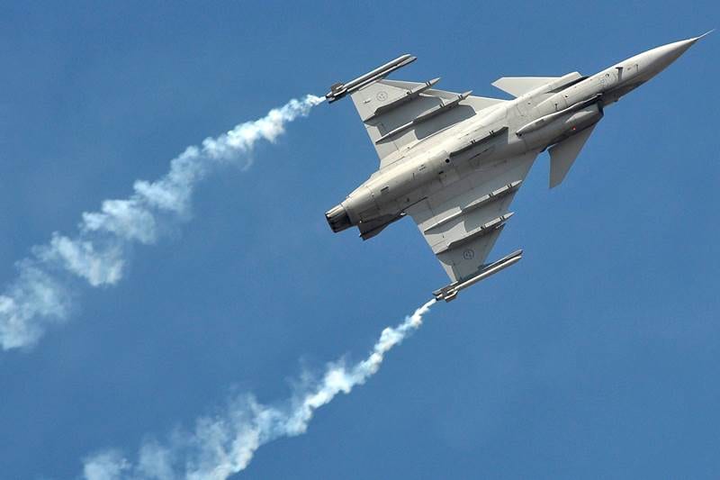aero india, aero india 2017, aero india bengaluru, rafale, tejas, tejas fighter, rafale fighter, hal, mannohar parrikar, Gripen, indian air force, air force, air show